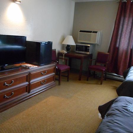 Barratt Inn Anchorage Airport Экстерьер фото