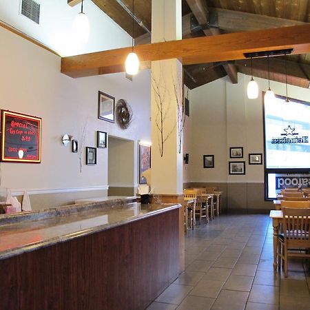 Barratt Inn Anchorage Airport Экстерьер фото