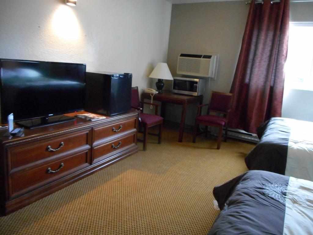 Barratt Inn Anchorage Airport Экстерьер фото